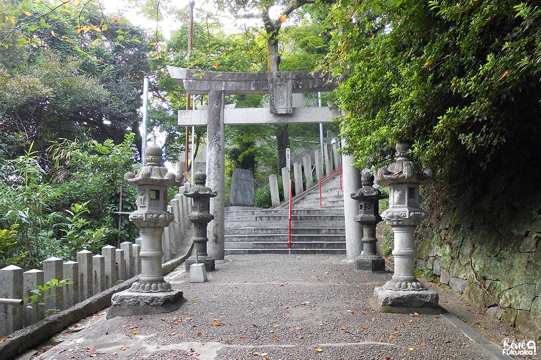 Les escaliers menant au sanctuaire Atago de Fukuoka