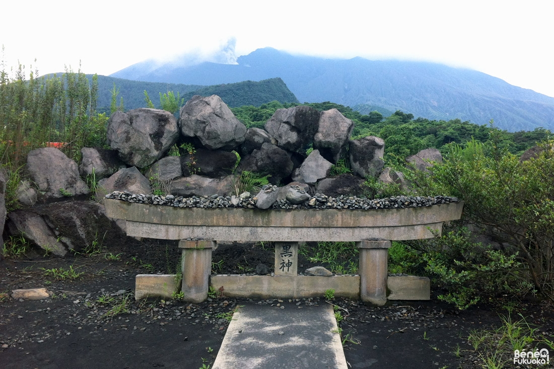 Torii enfoui, Sakurajima