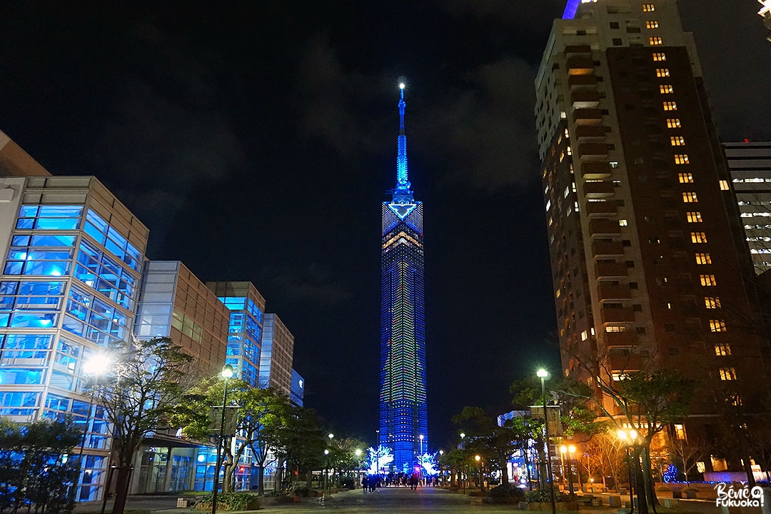 La tour de Fukuoka illuminée pour Noël, Fukuoka