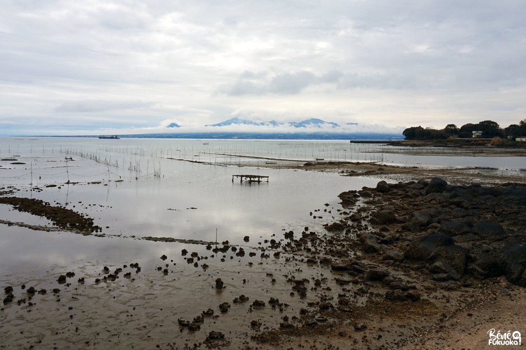 La mer Ariake et le mont Unzen en arrière plan