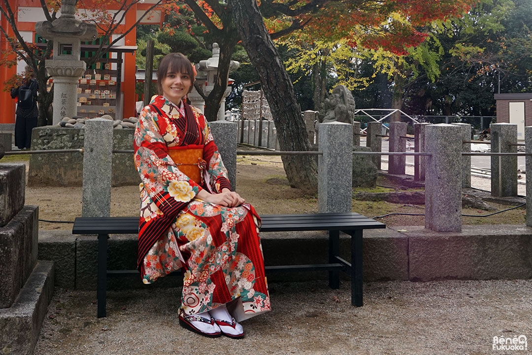 Kimono d'automne au sanctuaire Momiji Hachimangû, Fukuoka