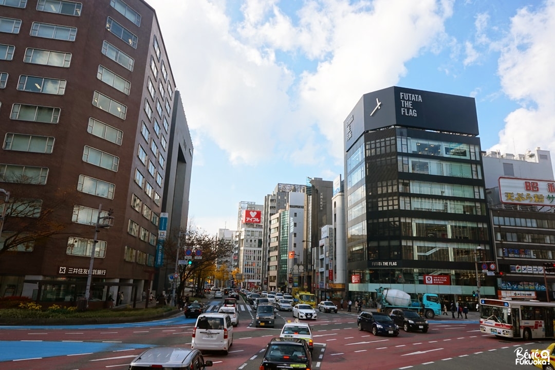 Tenjin vu depuis le Fukuoka Open Top Bus