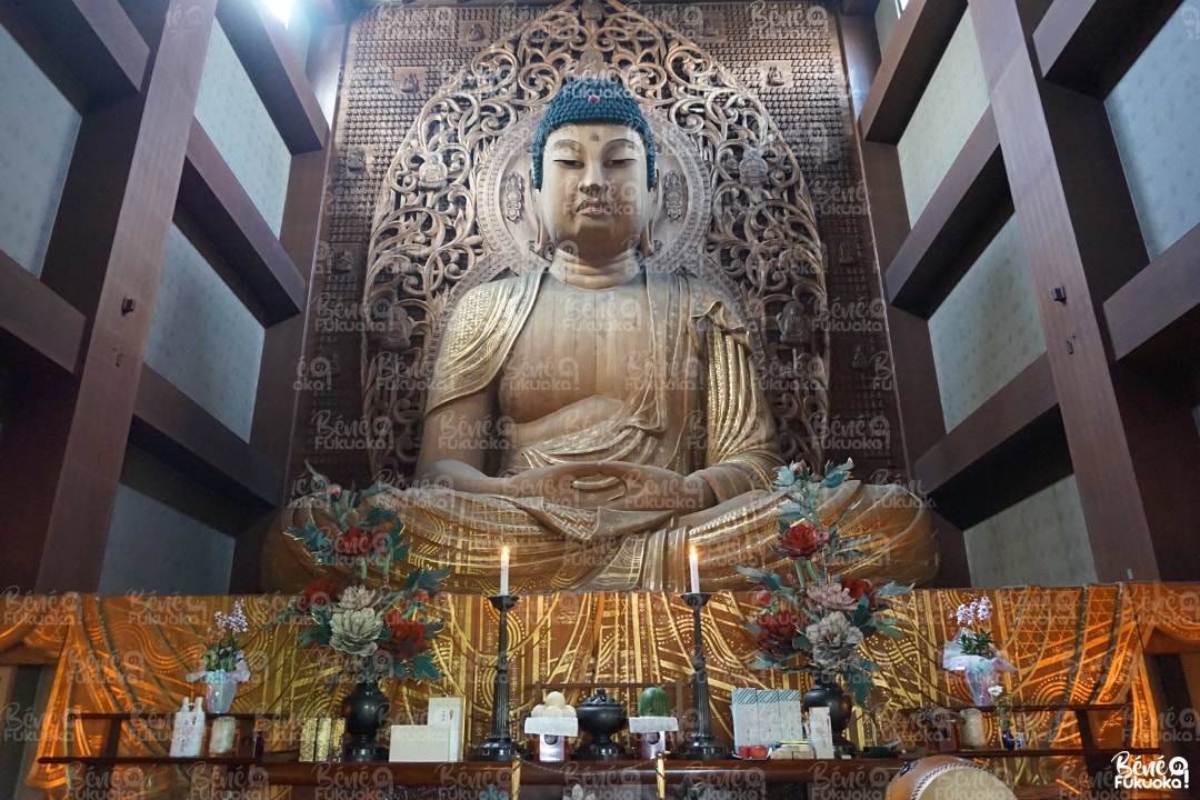 Le Bouddha en bois du temple Tôchô-ji, Fukuoka