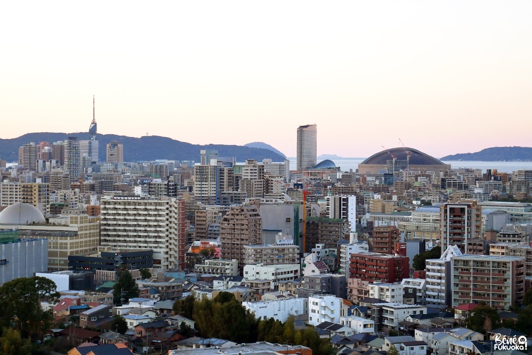 Vue sur Fukuoka depuis le parc Minami