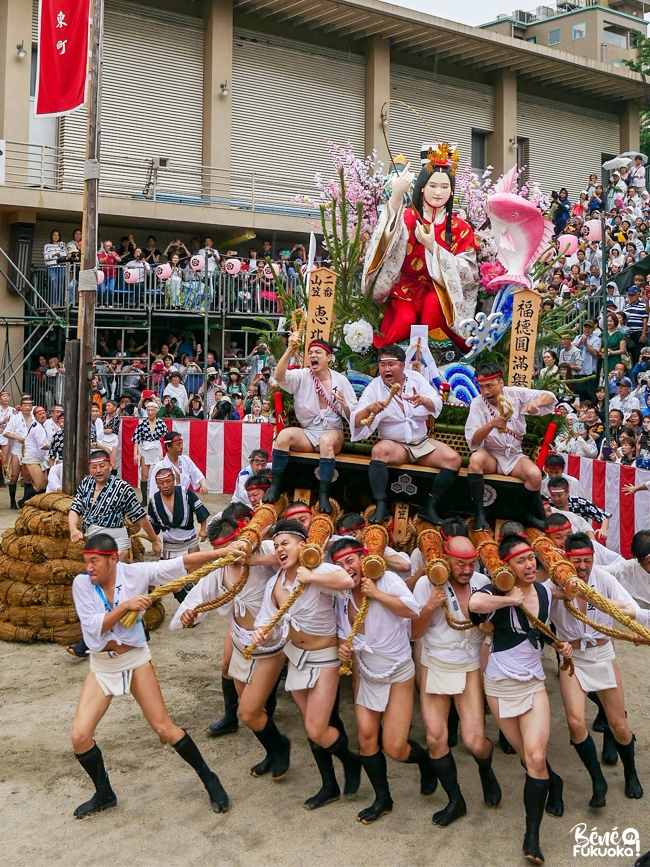 Le festival Hakata Gion Yamakasa au sanctuaire Kushida de Fukuoka