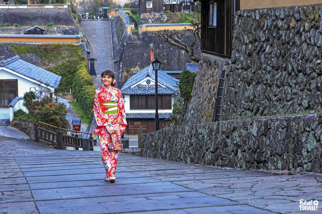 Promenade en kimono à Kitsuki, préfecture d'Ôita