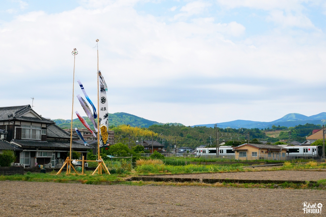 Koinobori dans le village de Tara, Saga