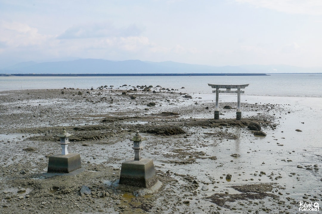 Le torii flottant du sanctuaire Einootsurugi, Uki, préfecture de Kumamoto