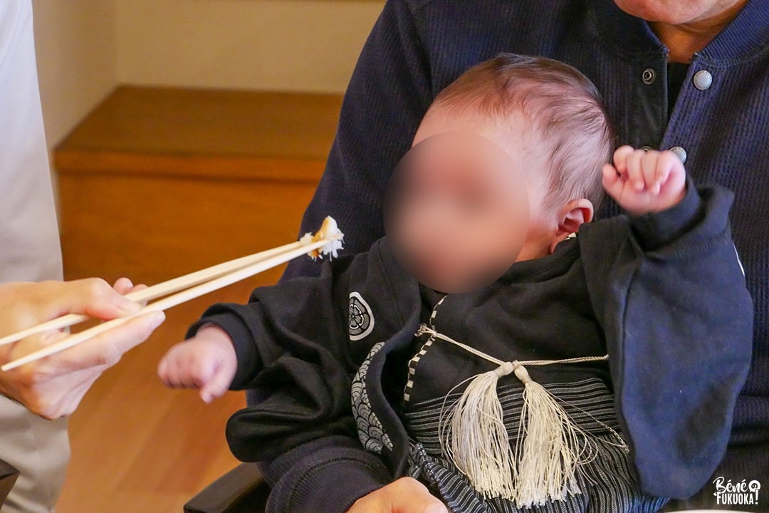 Bébé franco-japonais pendant Okuizome